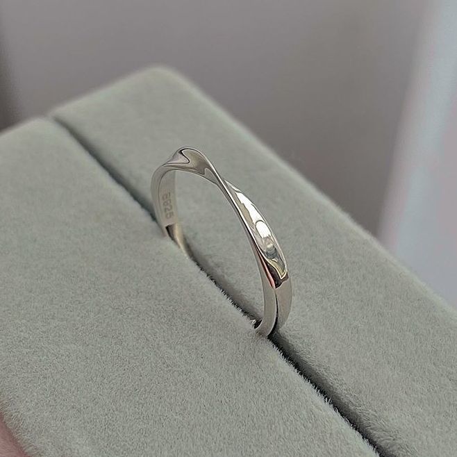 925 Silver Mobius Strip Ring for Women Simple Bracelet Ins Trendy Young High-Grade Light Luxury Normcore Style Ring