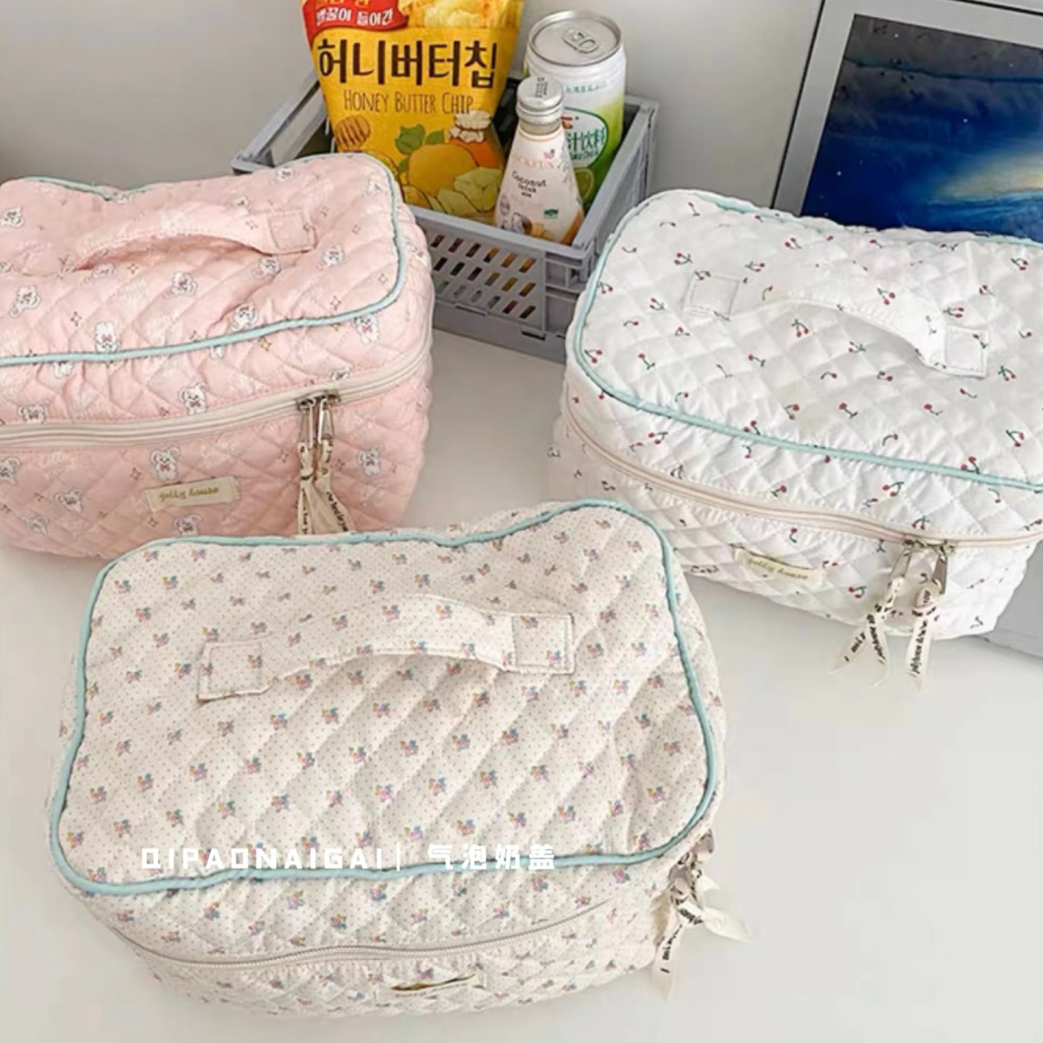 Ins Style Small Floral Quilted Large Capacity Portable Cosmetic Bag Korean Girl Heart Storage Bag Portable Toiletry Bag Women