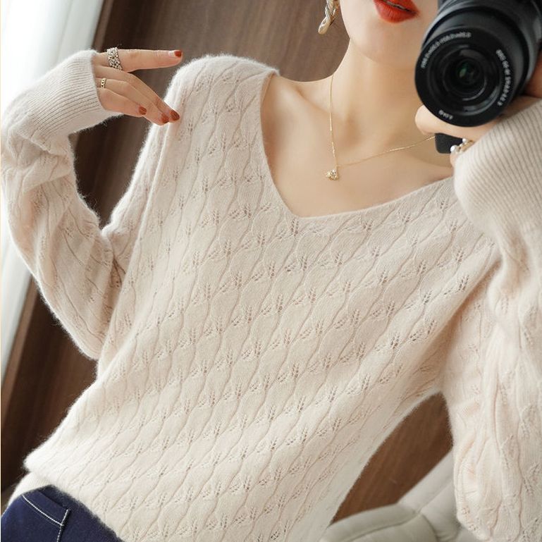 loose western style v-neck knitted sweater women‘s thin autumn and winter dignified hollow long sleeve bottoming shirt fashion outerwear top