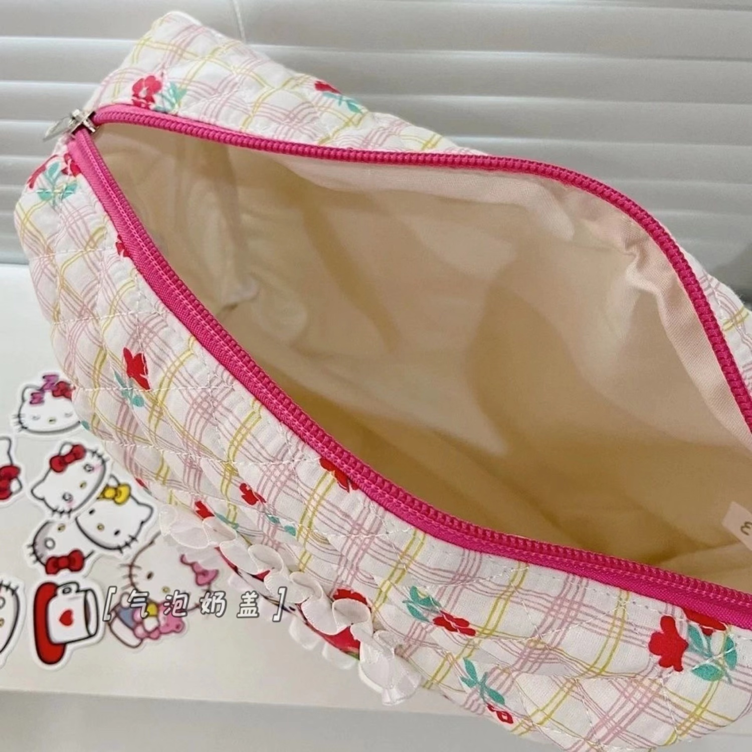 Small Floral Hello Kitty Two-Color Cosmetic Bag Student Girl Heart Portable Cartoon Clutch Girls' Cosmetics Storage Bag