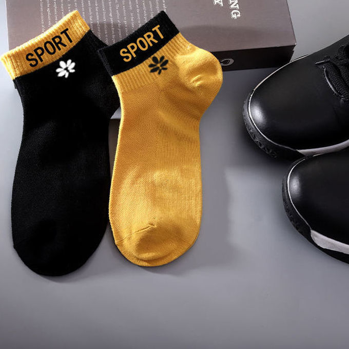 Men's Summer Thin Breathable Sports Socks Moisture Wicking Men's Korean-Style Deodorant Ankle Socks for Students Trendy Socks Men