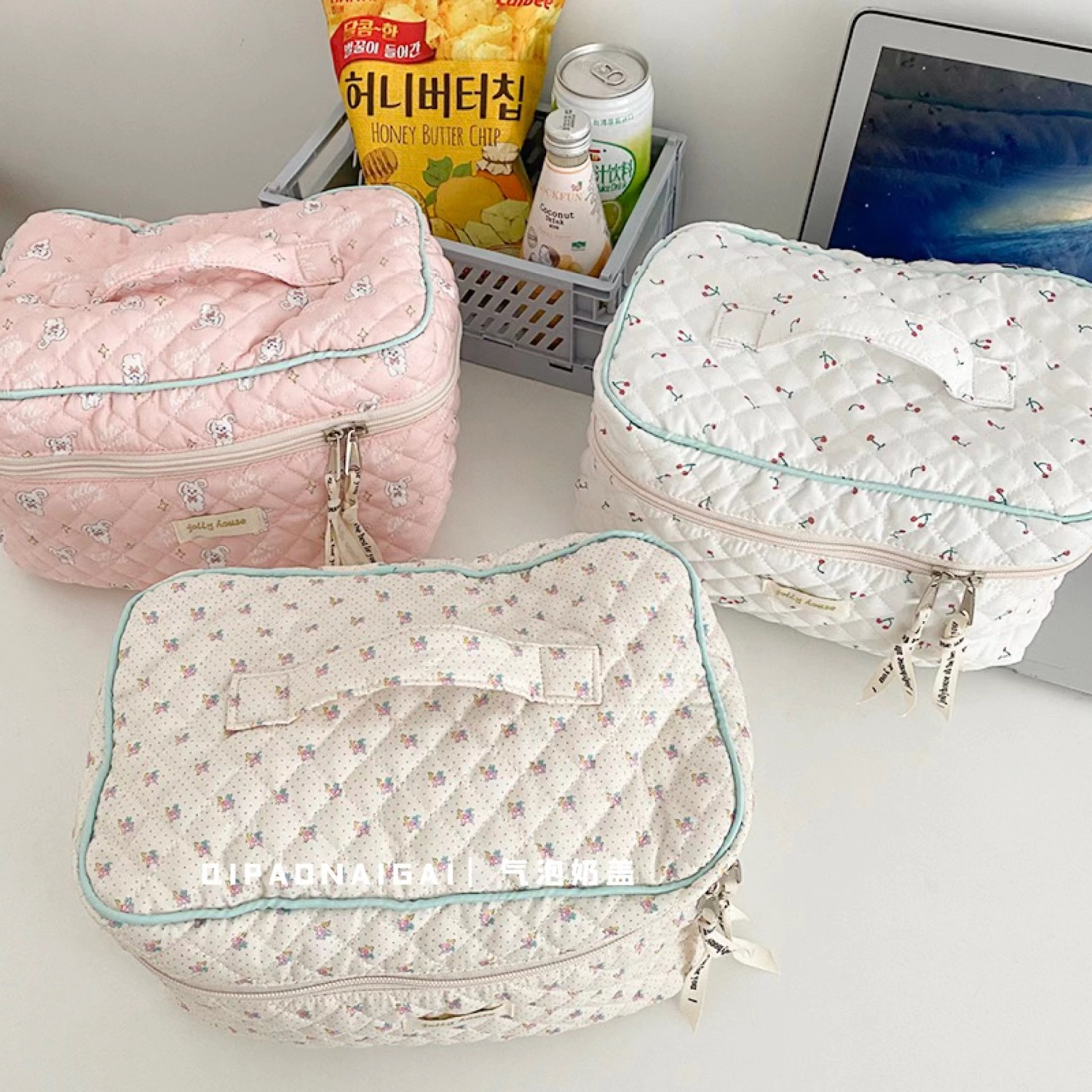 Ins Style Small Floral Quilted Large Capacity Portable Cosmetic Bag Korean Girl Heart Storage Bag Portable Toiletry Bag Women