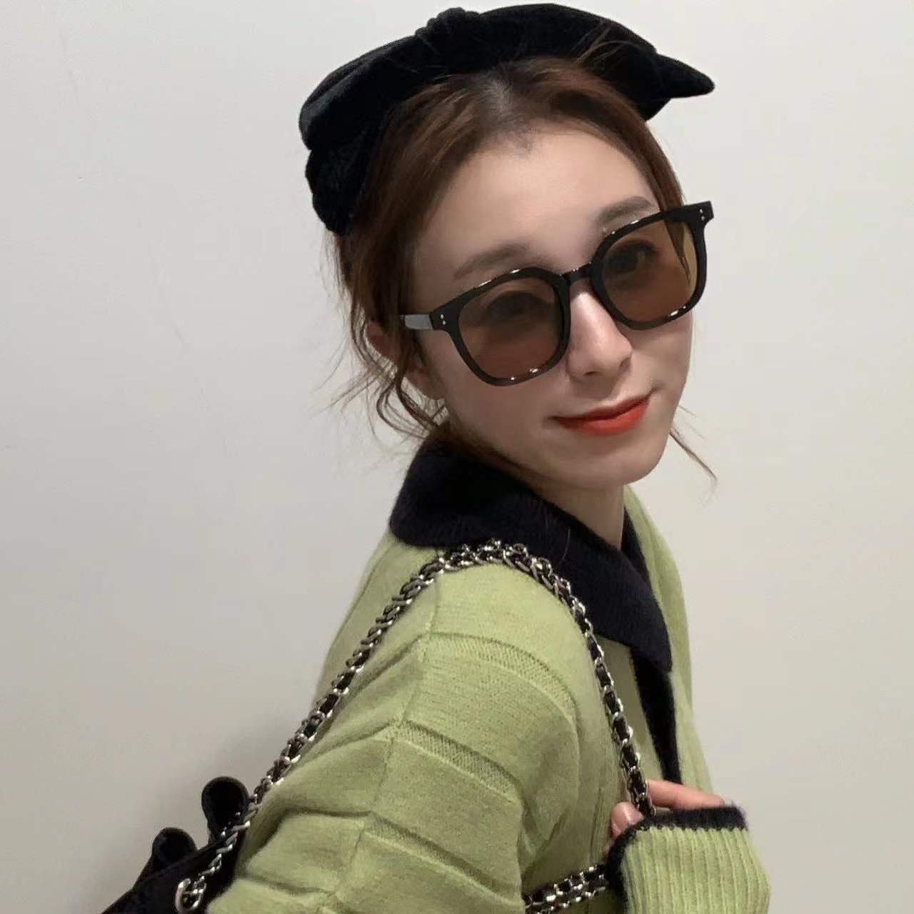 2023 New Korean Style Black Frame Brown Sunglasses Hot Girl European and American Style UV-Proof Face-Showing Small Net Red Sunglasses