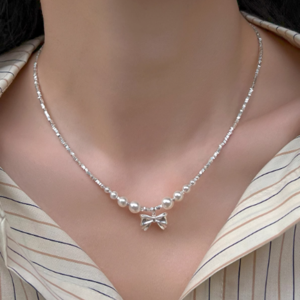 women‘s silver bow necklace 2023 simple and light luxury temperamental minority design high sense new girlfriend gifts