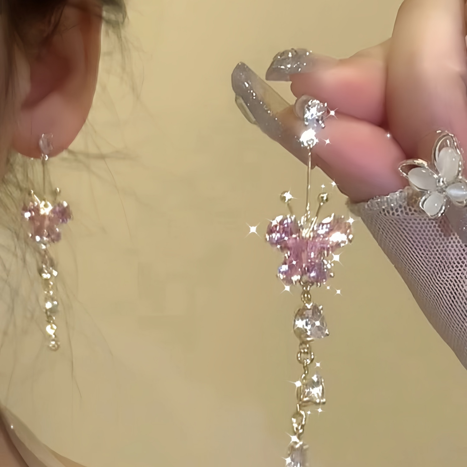 "Butterfly around Flowers" and Then We Danced Refined Zircon Diamond-Embedded Butterfly Tassel Romantic Earring Ear Clip 【