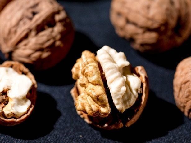 大凉山老树鲜核桃：咬一口山间的清甜秋意