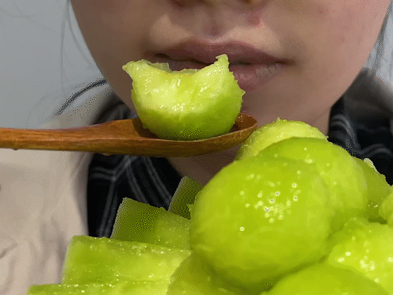 翡翠白玉菇甜瓜：咬一口江南的绿意阑珊