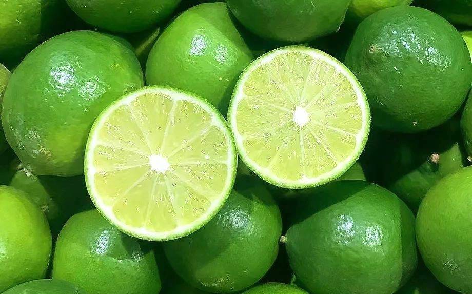 塔希提无籽香水青柠：夏日清凉，从一杯柠檬水开始