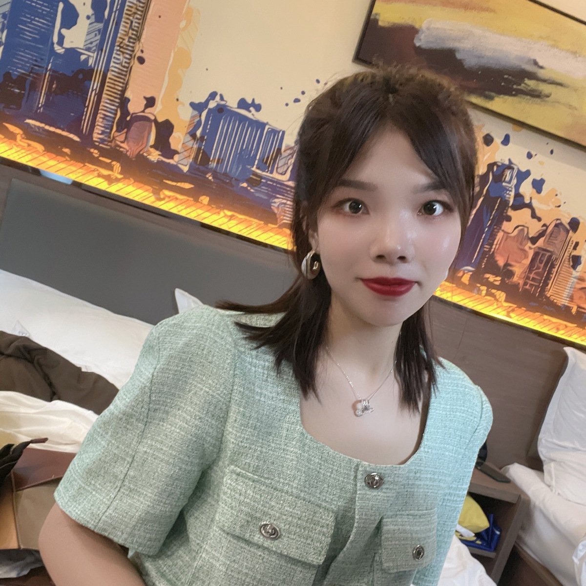 华东本人号供应链飘逸妈妈套装 头像
