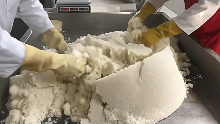 🌸桃花香气里的小秘密：一碗紫米酒酿的温柔时光——逐南味·纯手工酒酿随笔