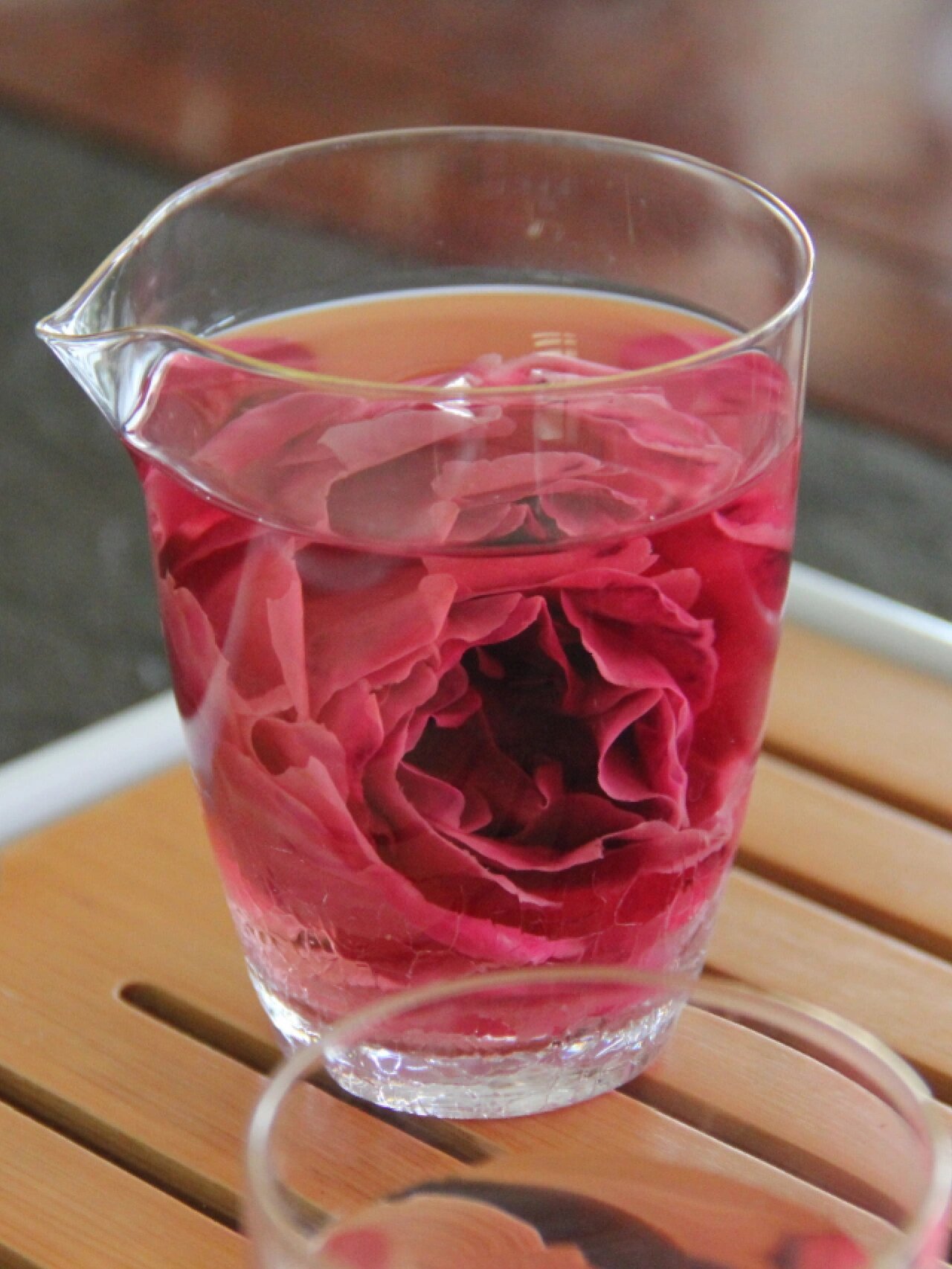 高原之吻：在零下72°冻干的墨红玫瑰里，尝一口法兰西的浪漫