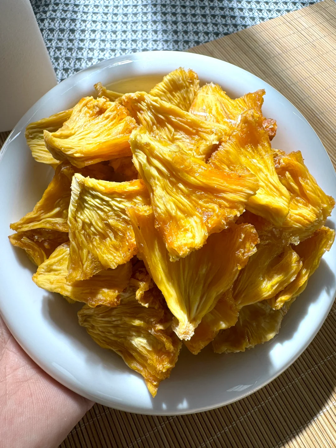 那片金黄里，藏着我怀念的南洋雨季