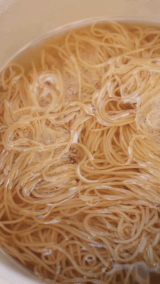 【标题】39年匠心传承｜来来竹升面，用非遗手艺守护孩子的成长与家的味道