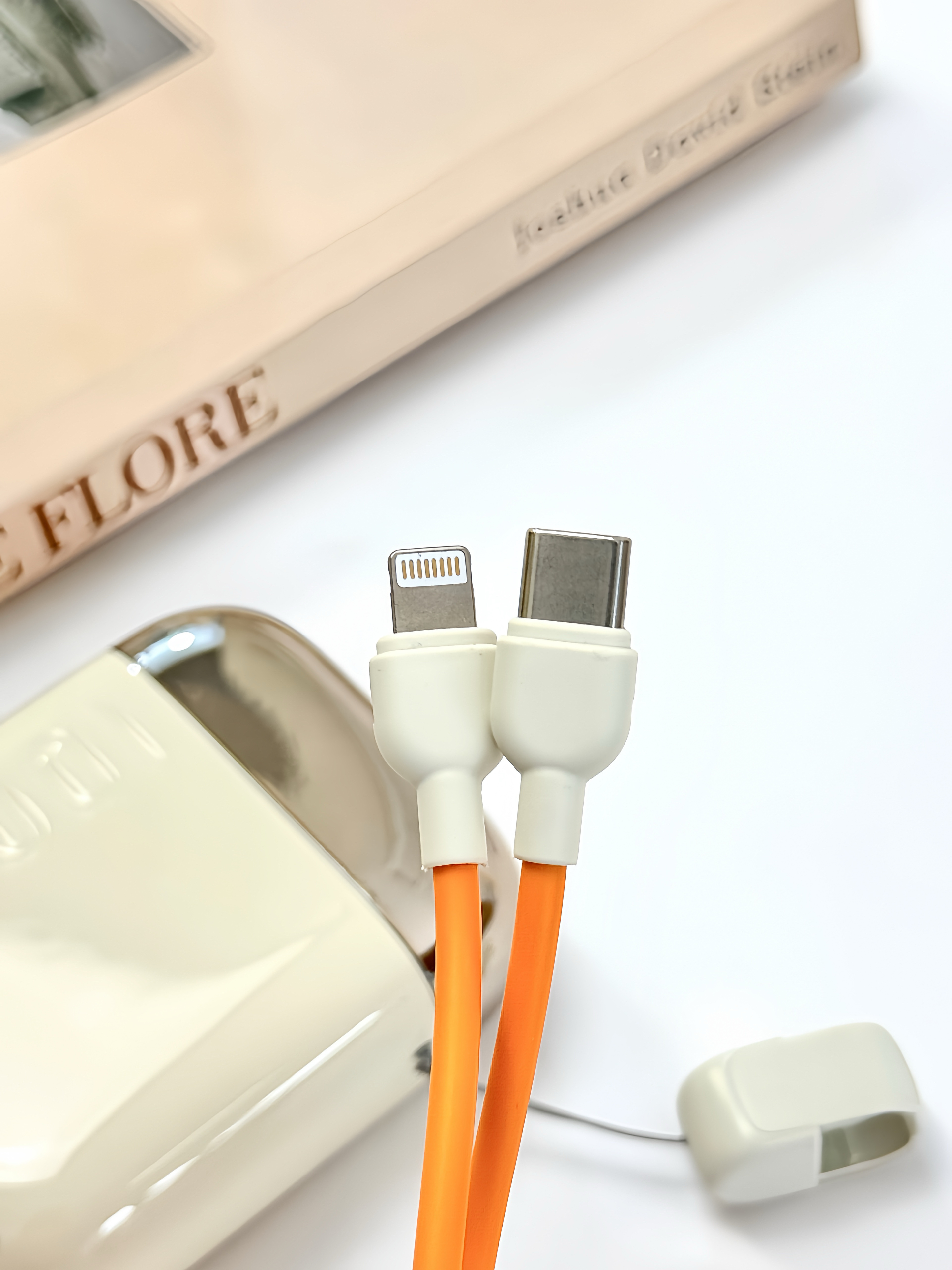 幻响小方宝S16：指尖轻握的超能充电伴侣，安全感与便捷并存