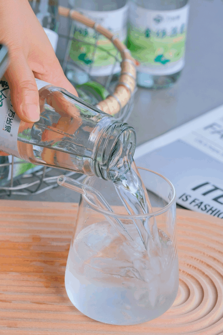 万岁泉金银花露：大别山的一缕清凉，治愈了夏日三千烦忧