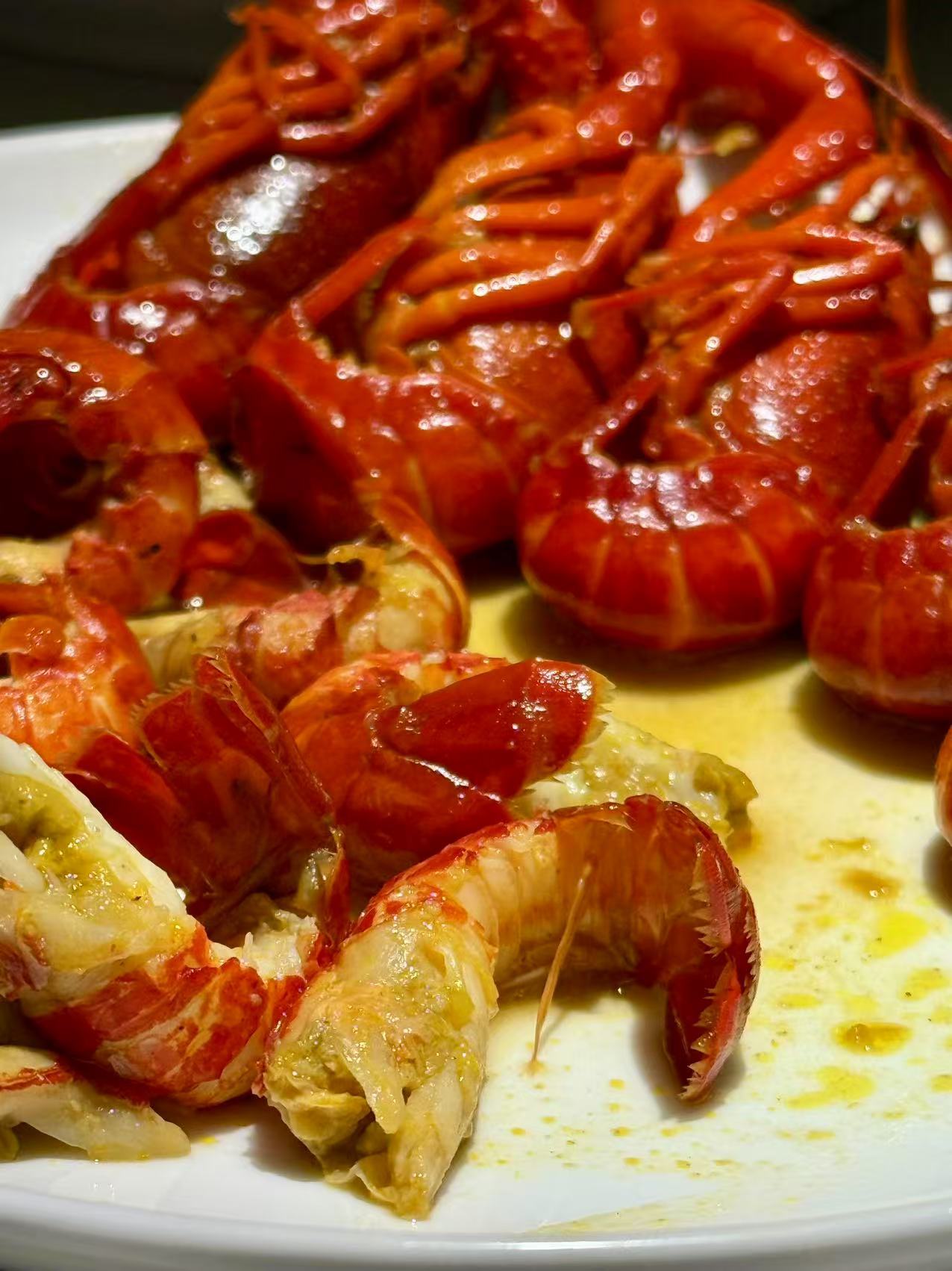 袁小美小龙虾：洪泽湖的夏日交响，每一口都是诗与远方的味道