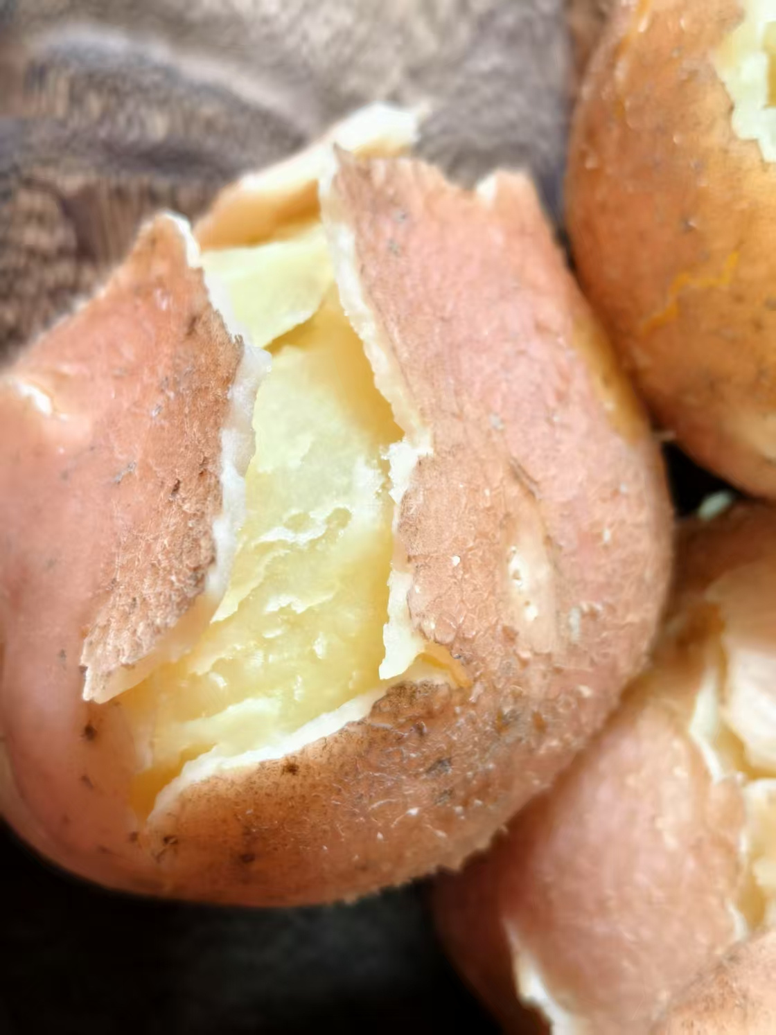 云南红皮小土豆：高原馈赠的温柔智慧