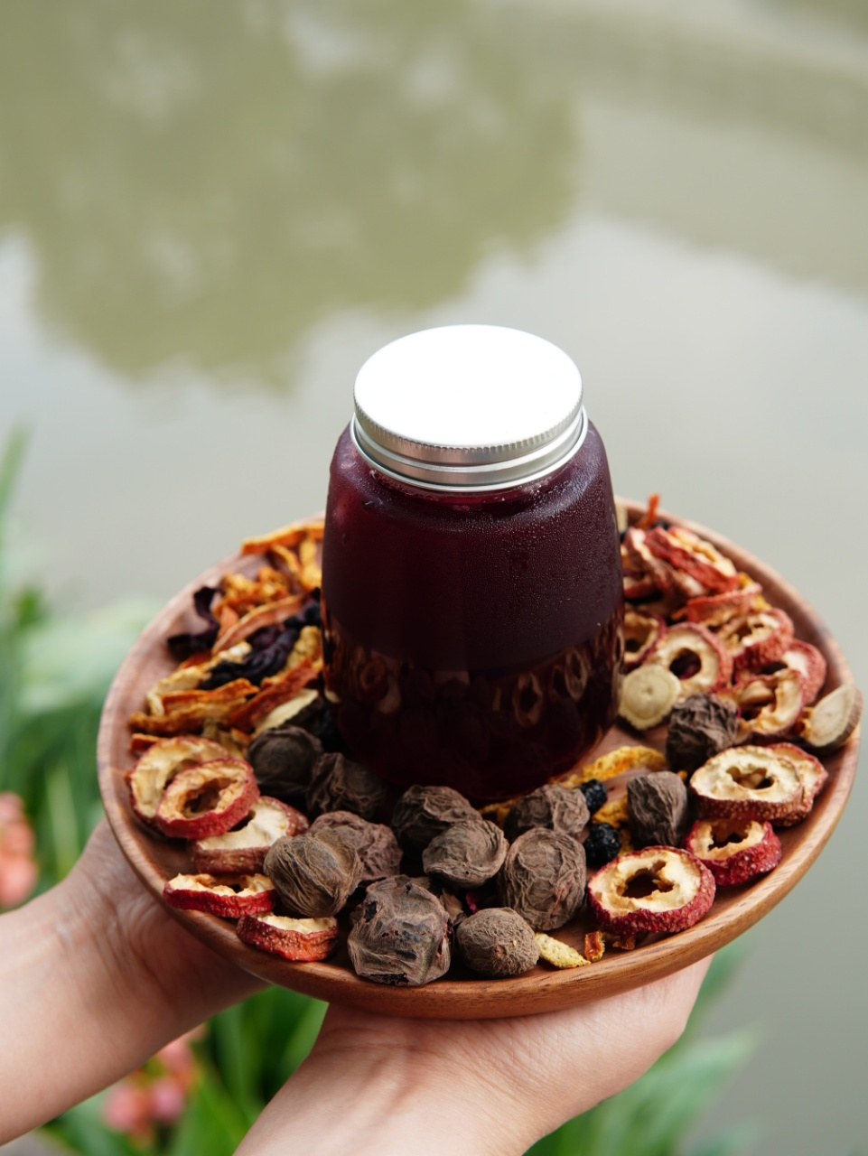 慢沏酸梅汤：一杯穿越千年的夏日清凉